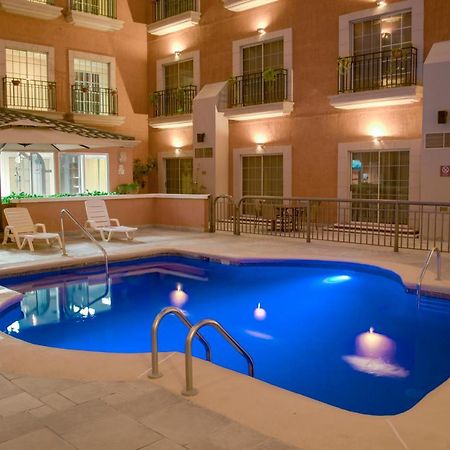 Istay Hotel Сиудад Хуарес Екстериор снимка Hotel's pool