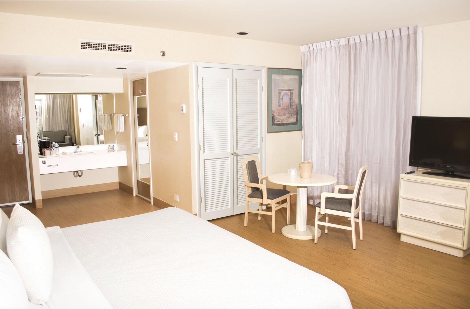 Istay Hotel Сиудад Хуарес Екстериор снимка A typical room at the hotel