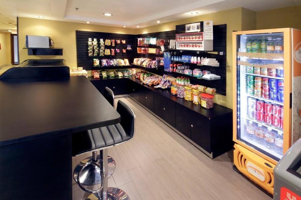 Istay Hotel Сиудад Хуарес Екстериор снимка The shop at the airport