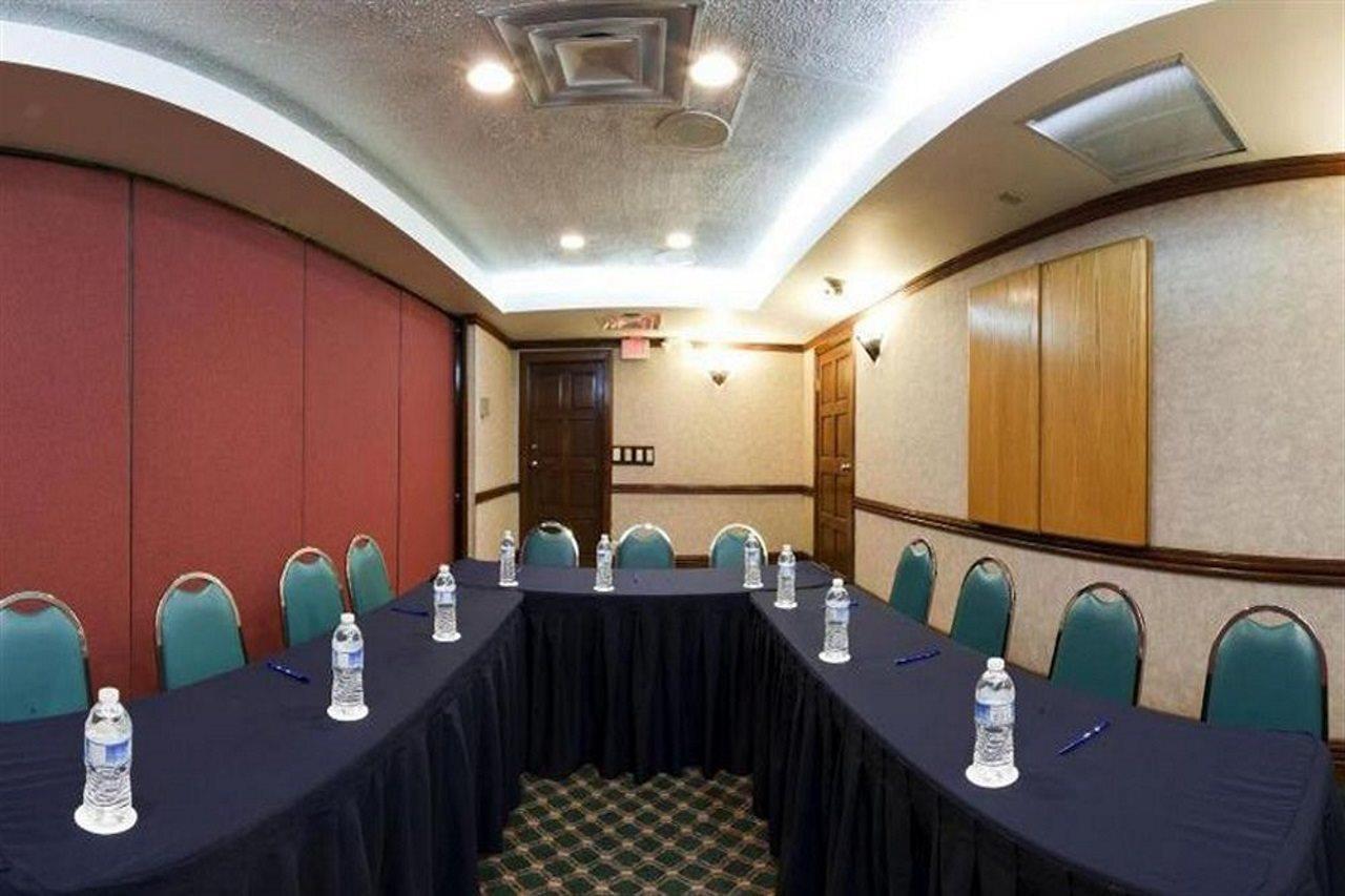 Istay Hotel Сиудад Хуарес Екстериор снимка A meeting room at a hotel