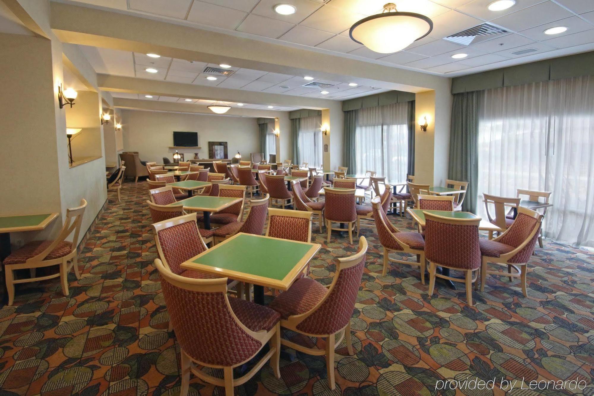 Istay Hotel Сиудад Хуарес Екстериор снимка The game room at the 2008 National Senior Games