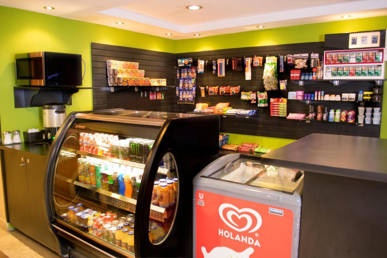 Istay Hotel Сиудад Хуарес Екстериор снимка A typical shop interior